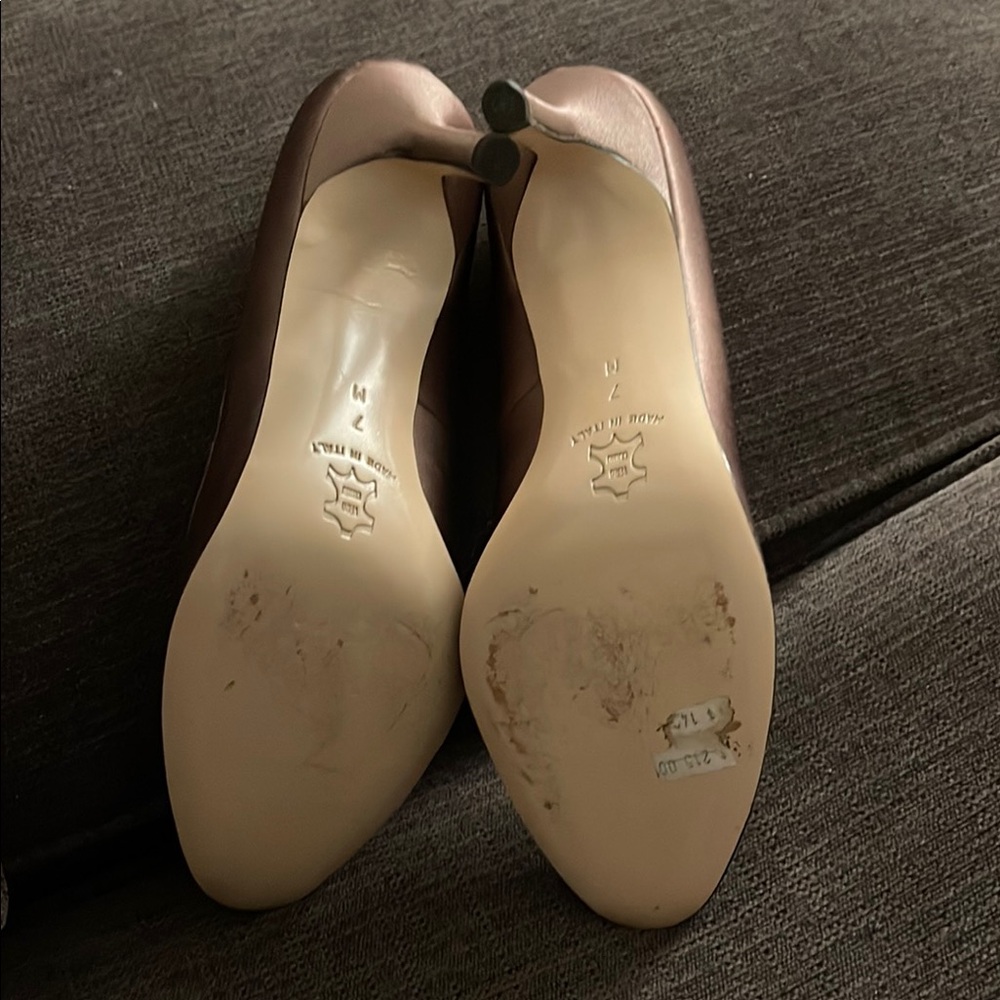 Isaac Mizrahi Brown Classic Heels - Picture 3 of 3